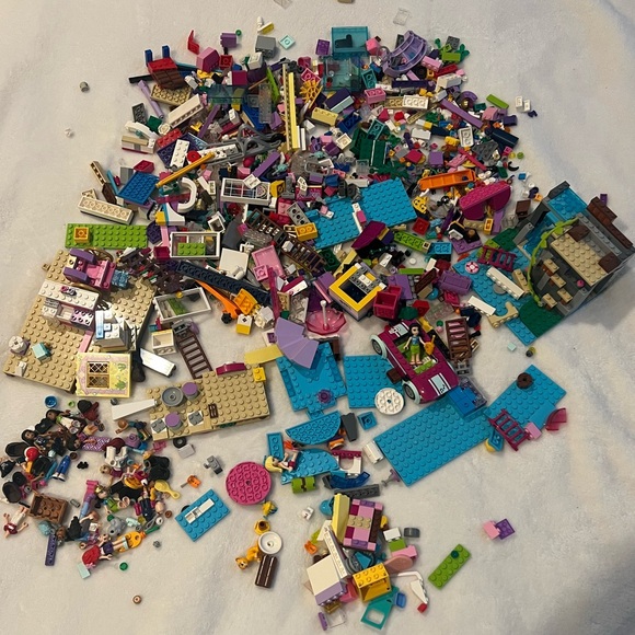 Lego Other - ☀️FINAL OFFER ☀️LEGOS Mixed Box 1, over 4 pounds of legos!!